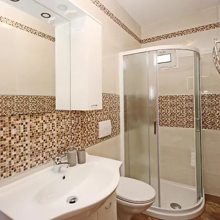 Apartment Gemuetliches In Mit Eigenem Balkon Baska (Krk)