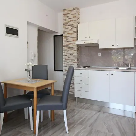 Gemuetliches In Mit Eigenem Balkon Baška