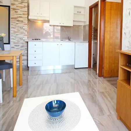 Gemuetliches In Mit Eigenem Balkon Apartamento